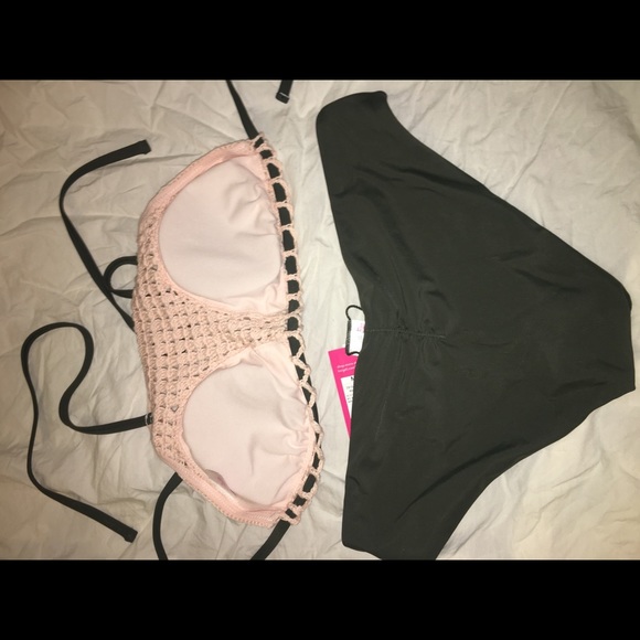 brand new swimsuit - Picture 2 of 2